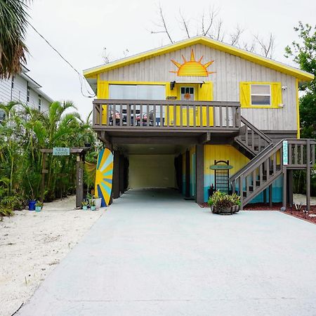 Ami Beach Shack Bradenton Beach Bagian luar foto
