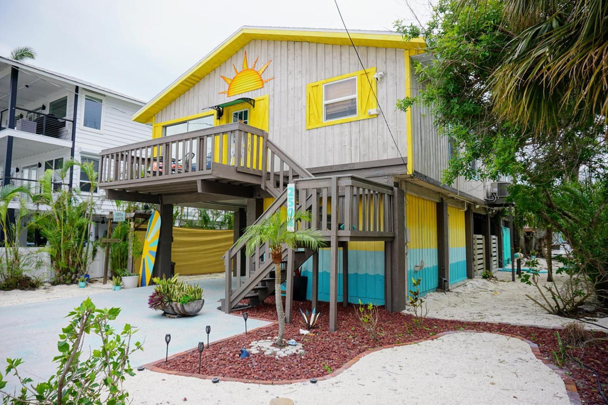 Ami Beach Shack Bradenton Beach Bagian luar foto