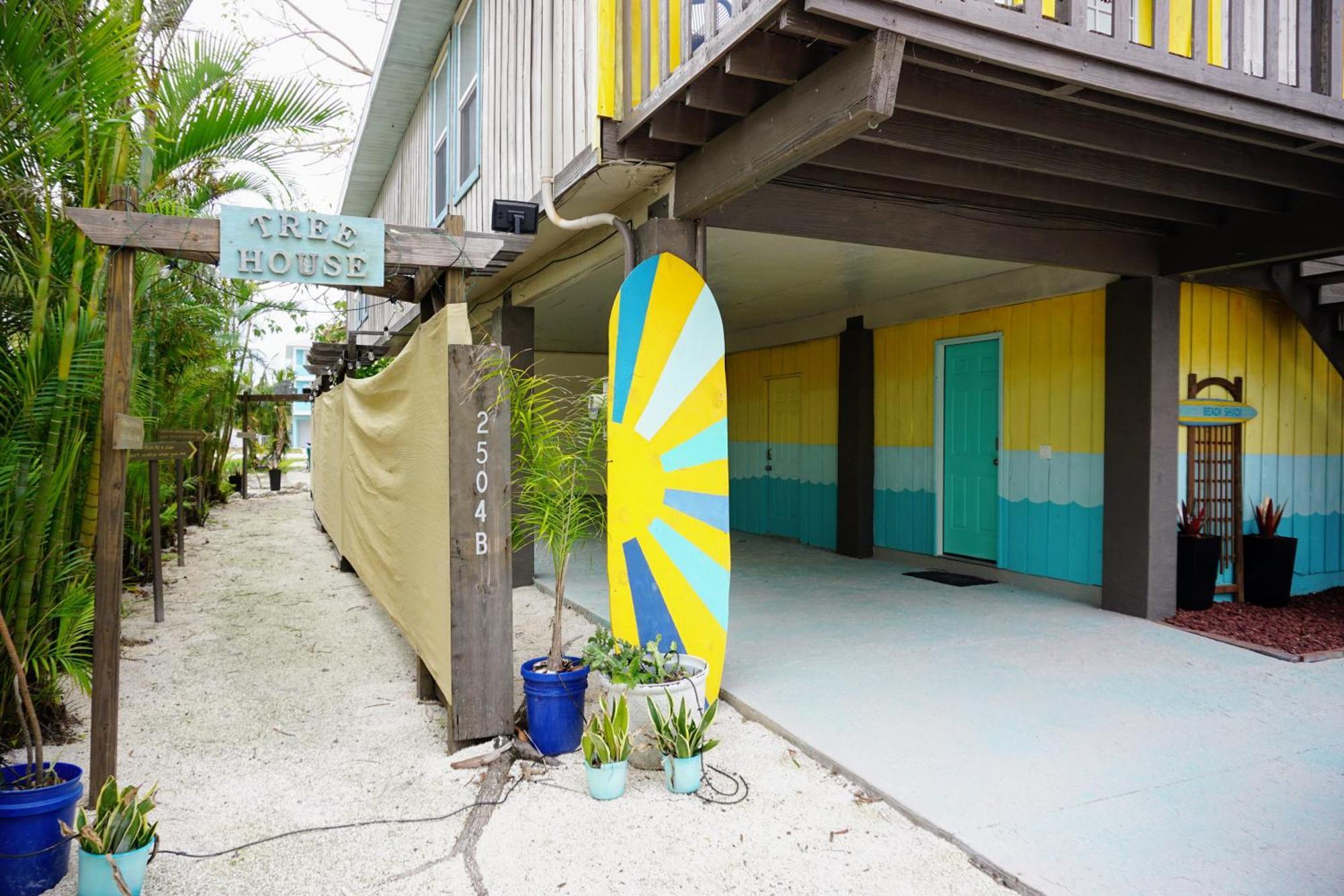 Ami Beach Shack Bradenton Beach Bagian luar foto