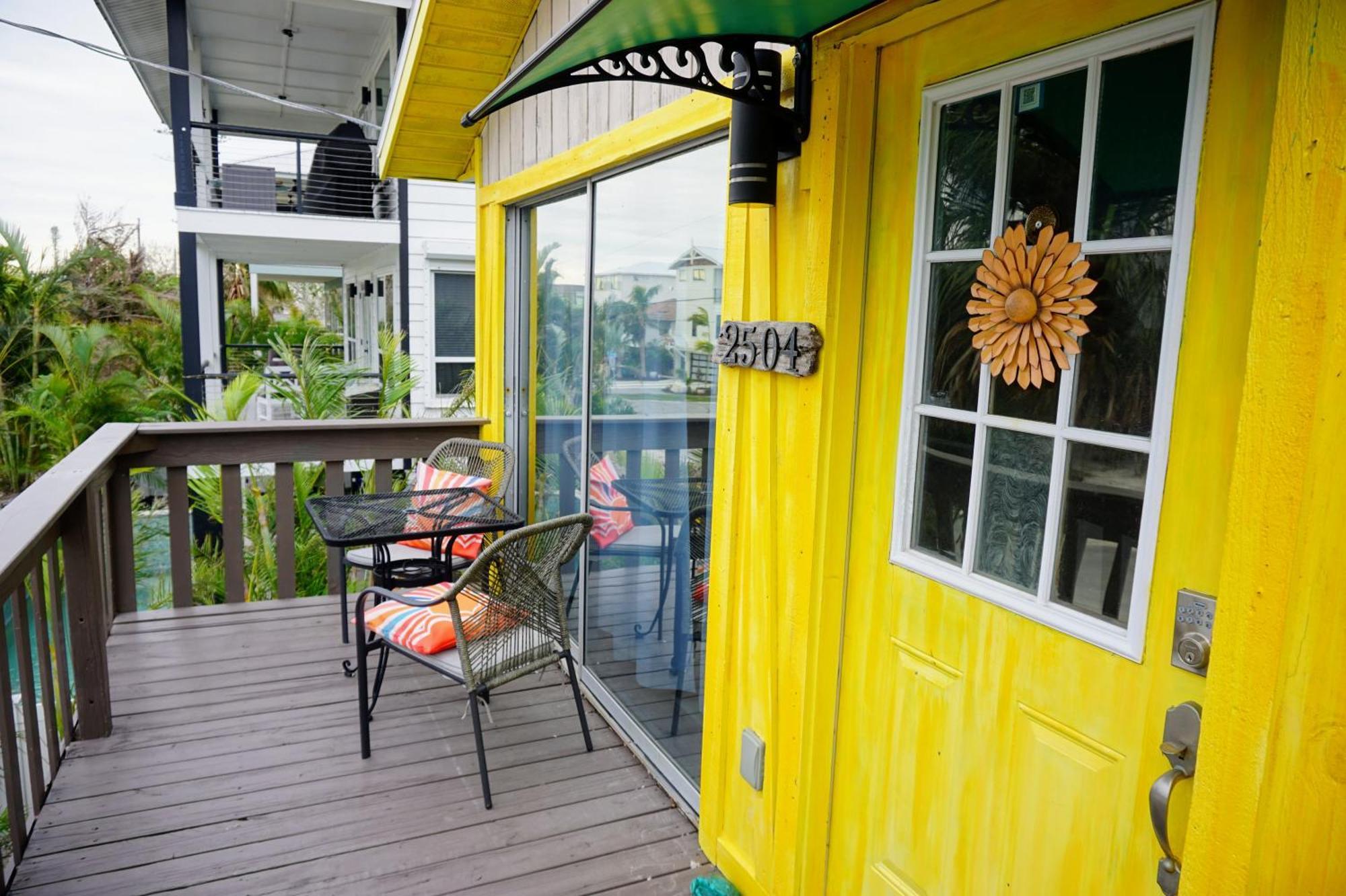 Ami Beach Shack Bradenton Beach Bagian luar foto