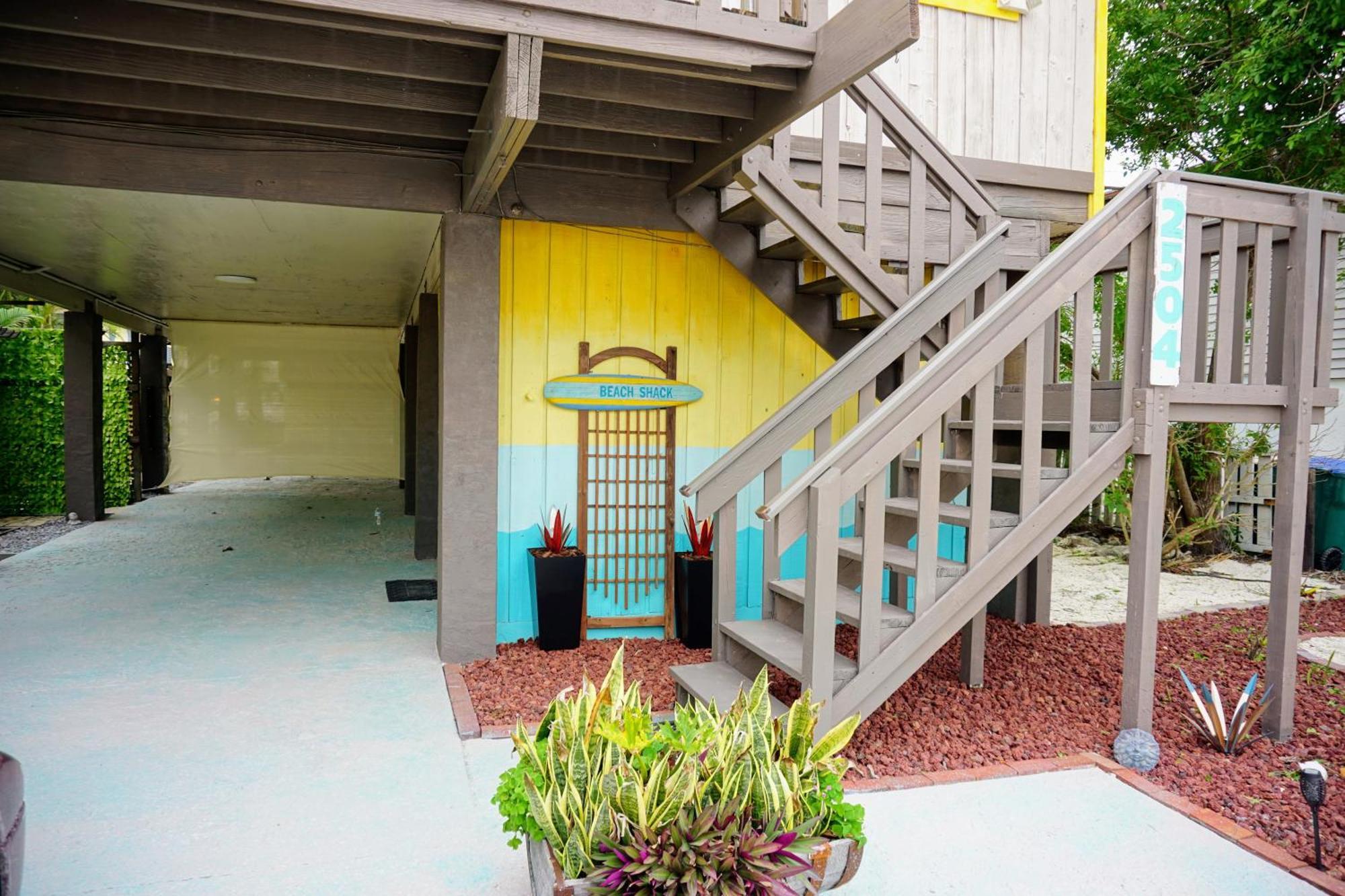 Ami Beach Shack Bradenton Beach Bagian luar foto