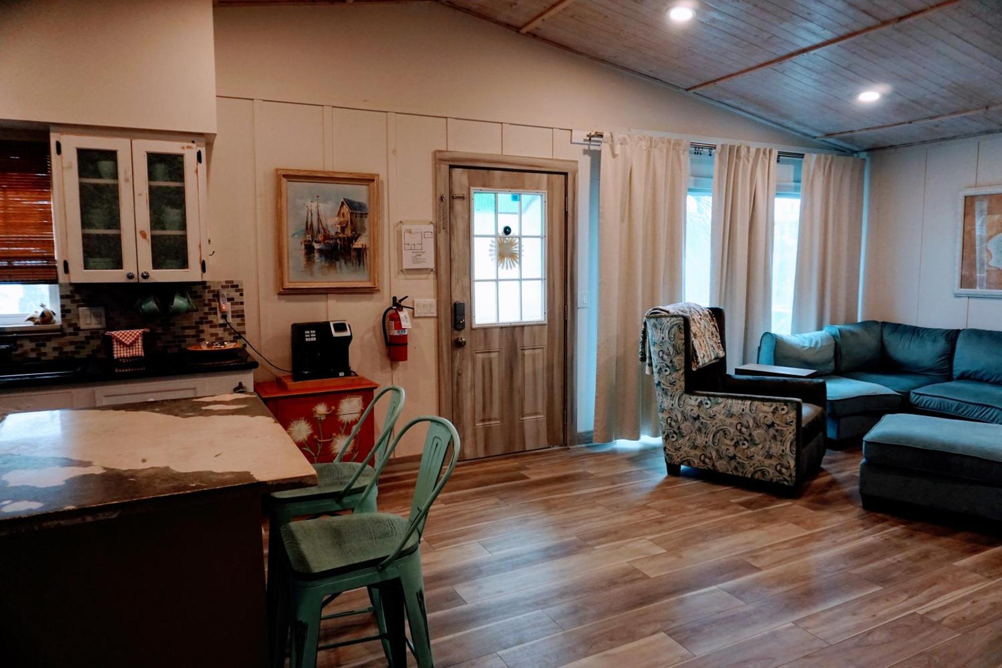 Ami Beach Shack Bradenton Beach Bagian luar foto
