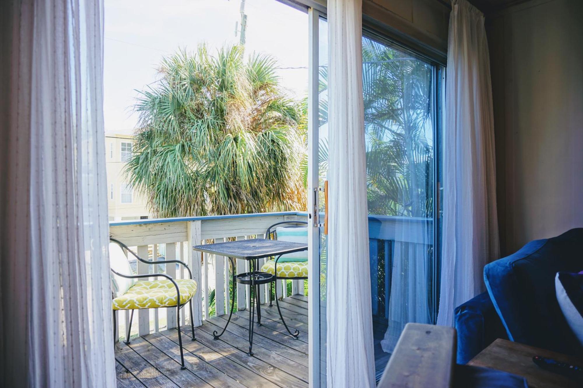 Ami Beach Shack Bradenton Beach Bagian luar foto